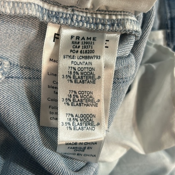 FRAME Le Crop Mini Boot Mid-Rise Cropped Lightwash Jeans with Braided Waistband - Picture 9 of 9